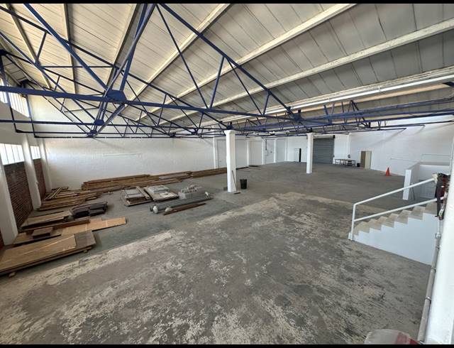 640M² WAREHOUSE TO LET IN PAARDEN EILAND